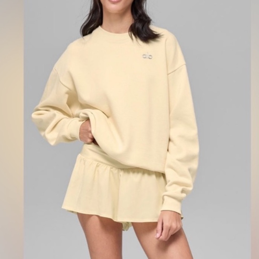 Alo Accolade Sweatshirt & shorts